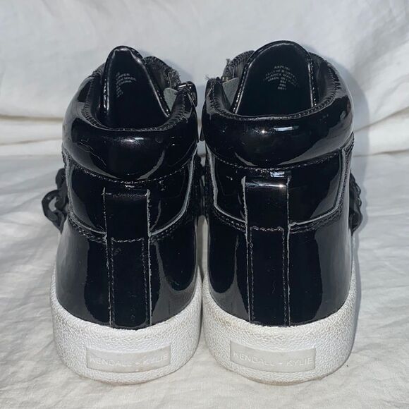 KENDALL & KYLIE Black Patent Leather Duke Astana Chain Booties-6M - Picture 5 of 9